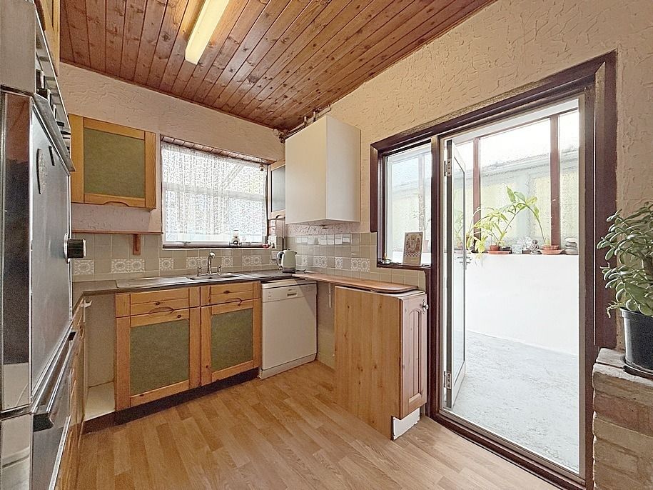 Property photo 2 of 11 Kitchen B