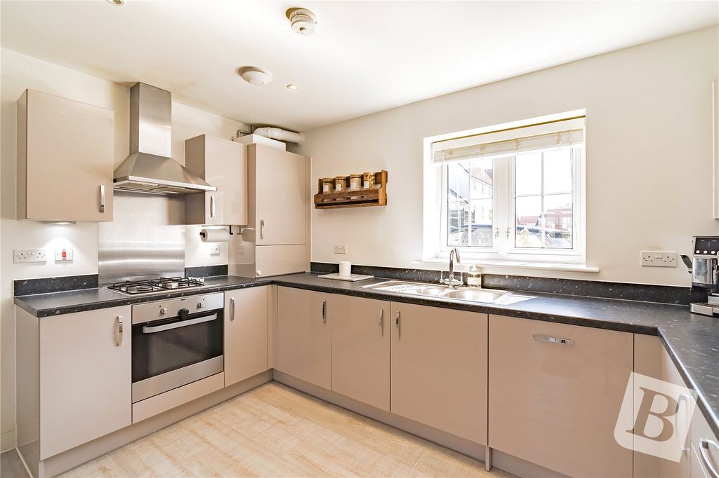 Property photo 2 of 17 Kitchen