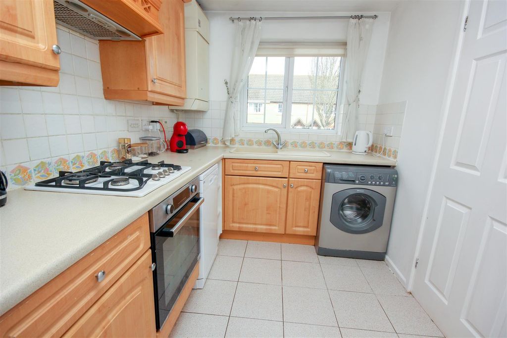 Property photo 3 of 10 Kitchen1.Jpg
