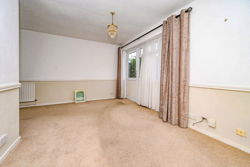 Property photo 3 of 13 Photo