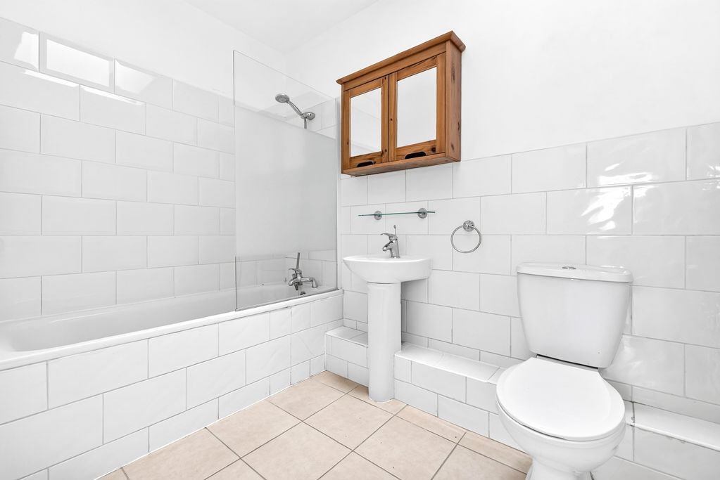 Property photo 3 of 11 Photo 3