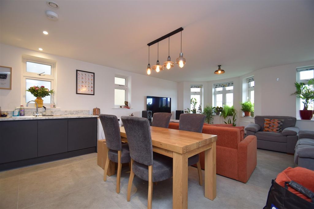 Property photo 2 of 11 Kitchen/Living Room