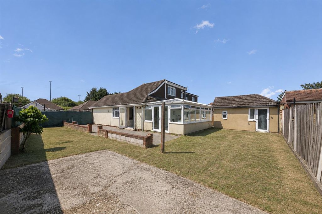 Property photo 2 of 11