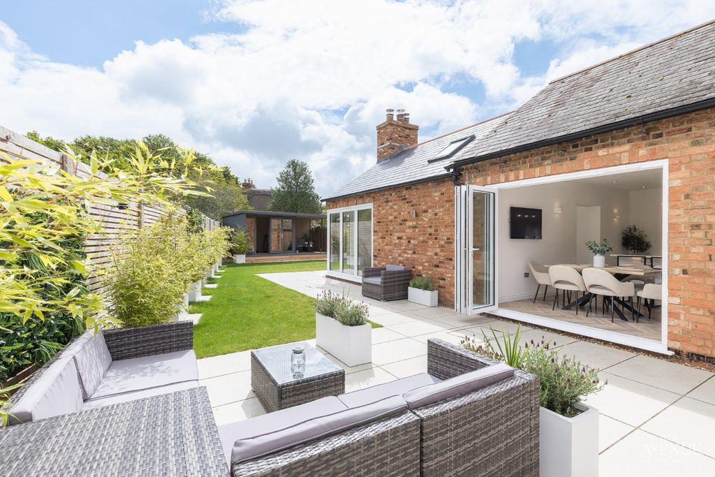 Property photo 1 of 37 4420320