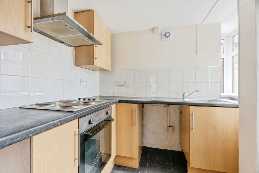 Property photo 2 of 15 Pbox-Img.Jpg