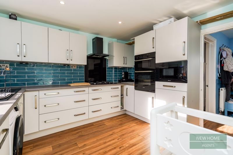 Property photo 3 of 16 Photo 8