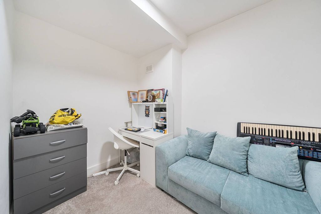 Property photo 3 of 8