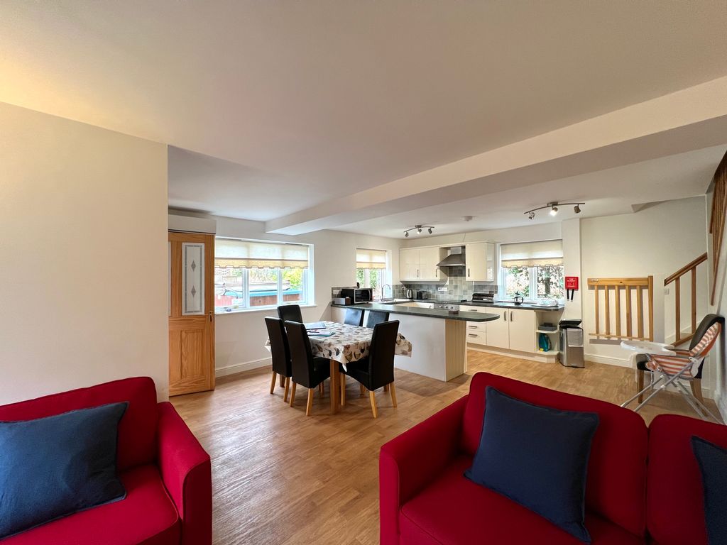 Property photo 3 of 12 Dining Room