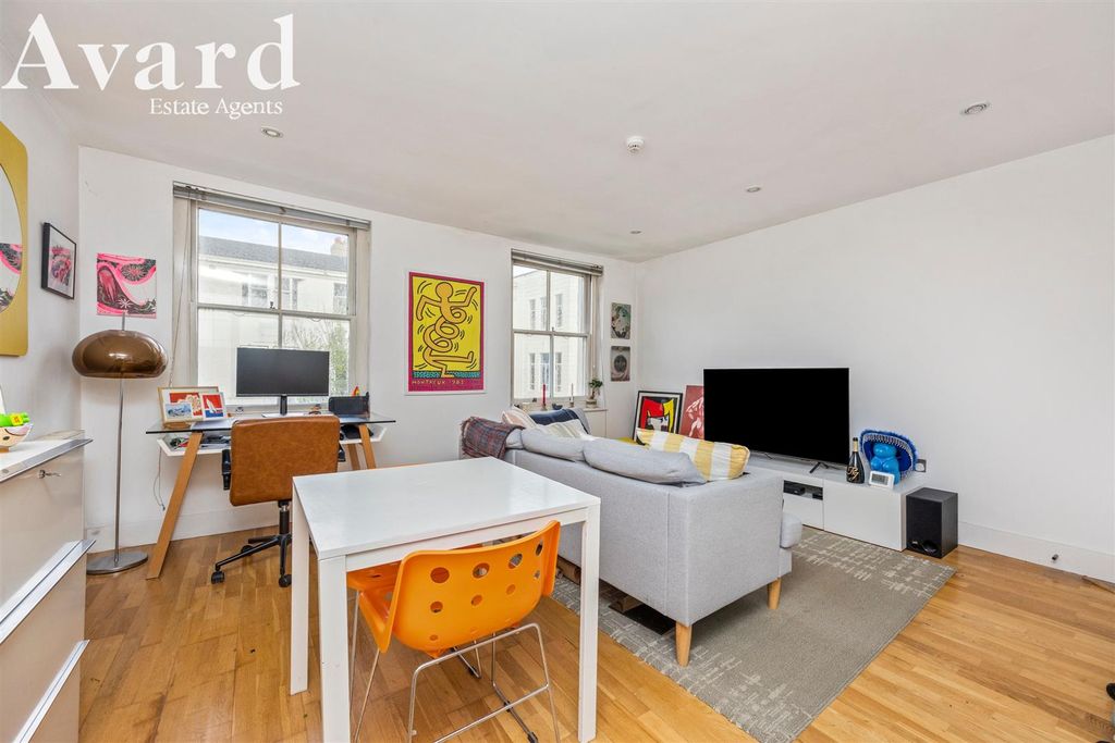 Property photo 3 of 13 Clarence Square_40_Flat 5-003.Jpg