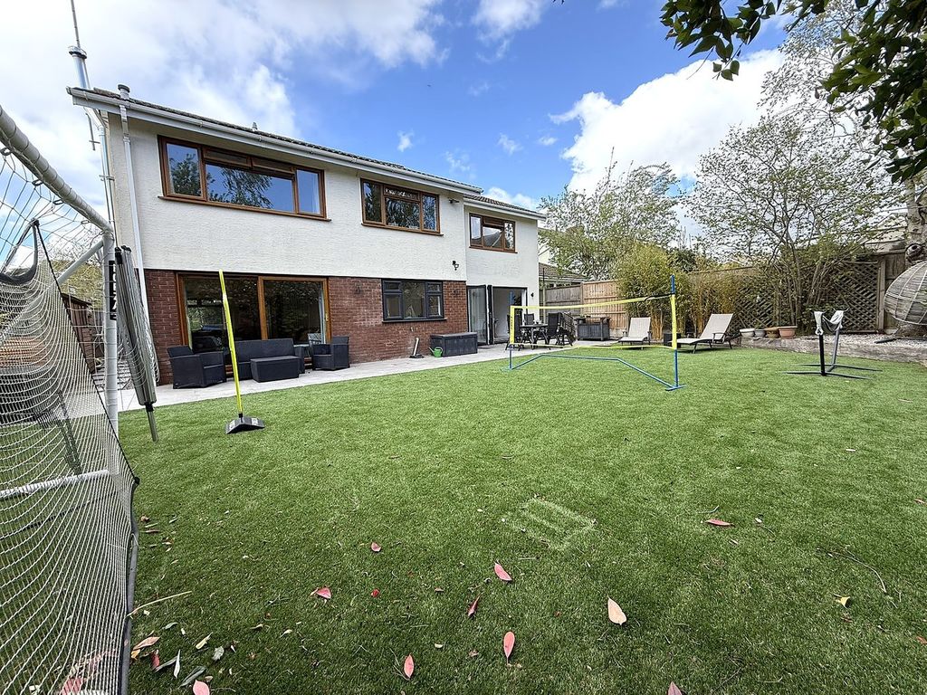 Property photo 2 of 42