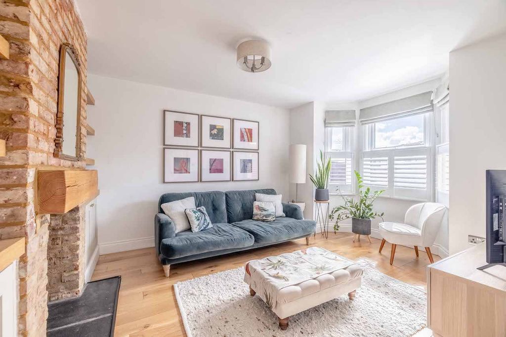 Property photo 2 of 22