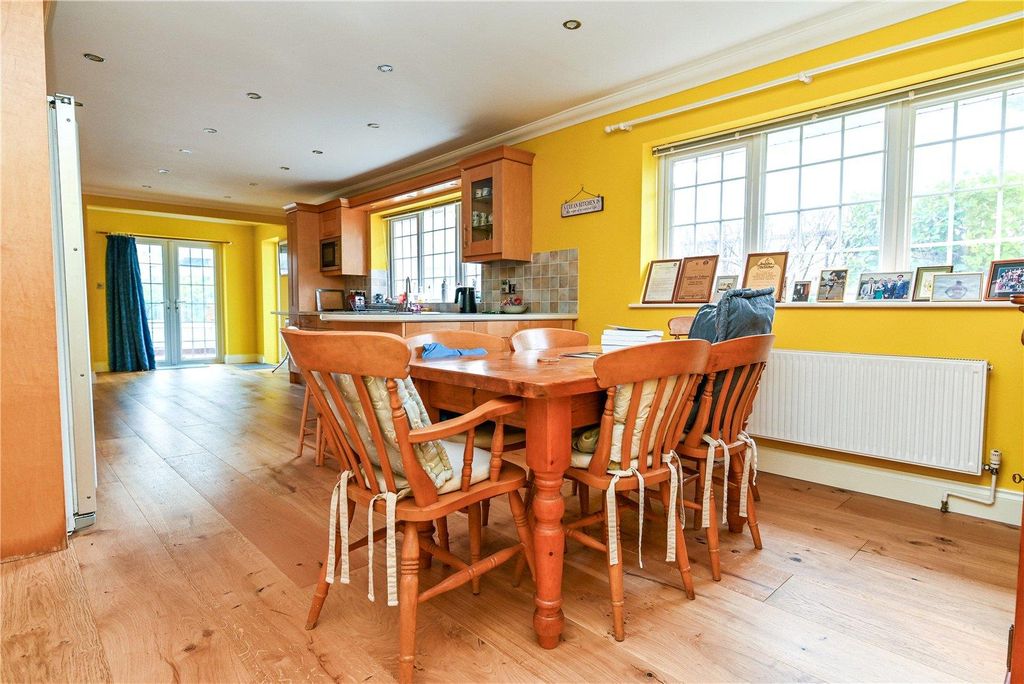 Property photo 3 of 28 Picture No. 05