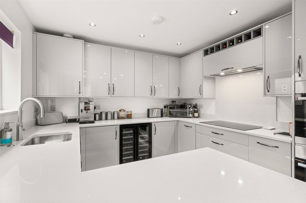 Property photo 2 of 18 Picture No. 08