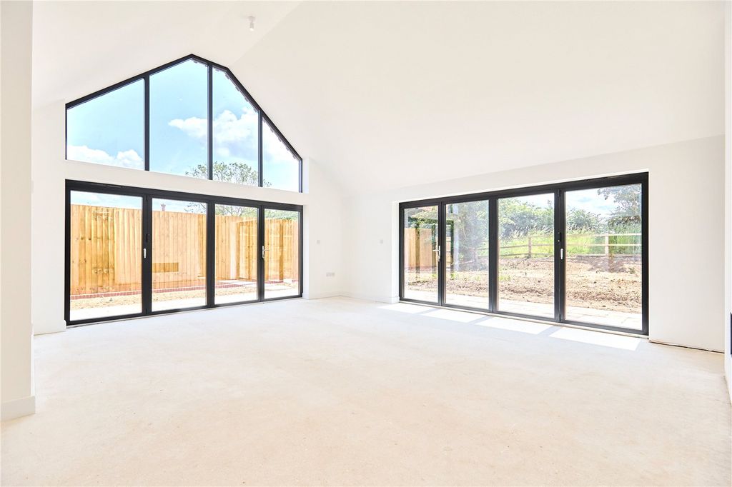 Property photo 2 of 48 Picture No. 08