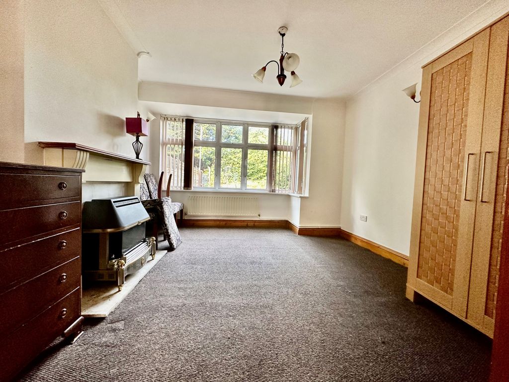 Property photo 2 of 10 Downstairs Room