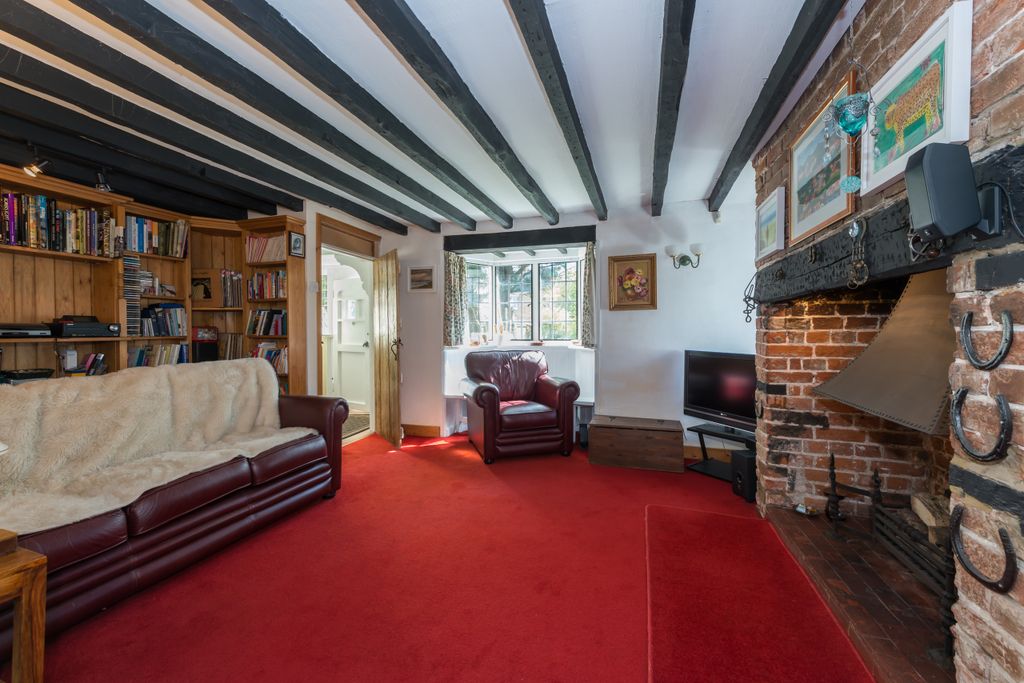 Property photo 3 of 24 Sitting Room