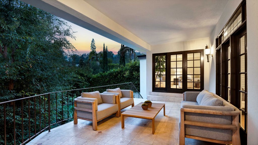 Property photo 1 of 33