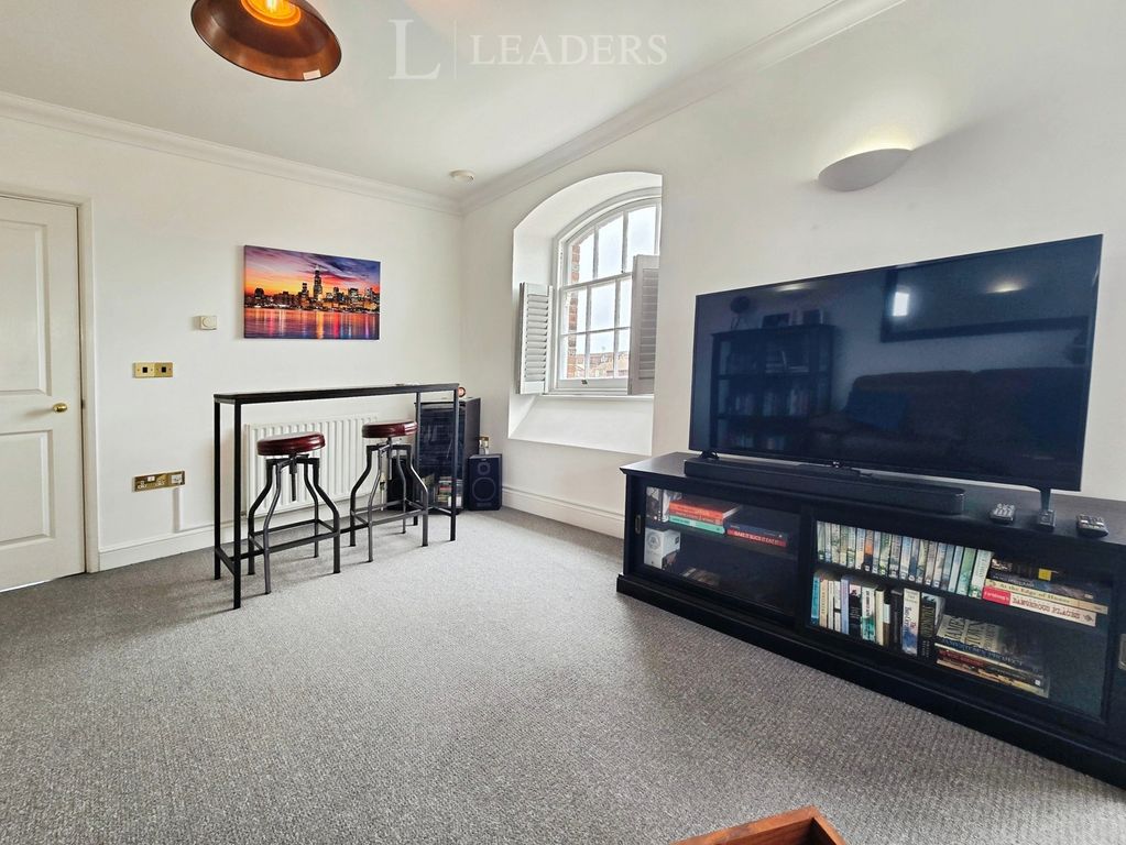 Property photo 3 of 17 Pbox-Img.Jpg