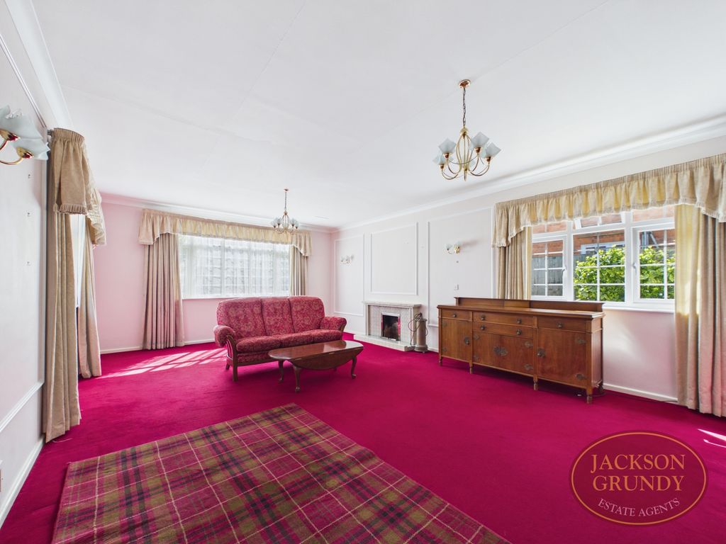 Property photo 3 of 16 The Crescent