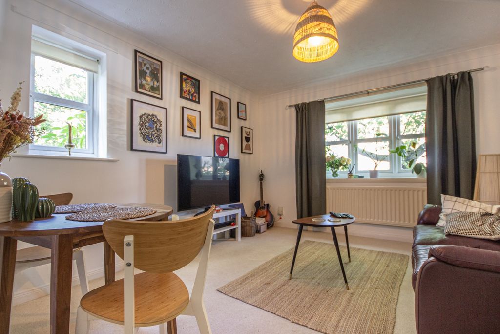 Property photo 1 of 8 1