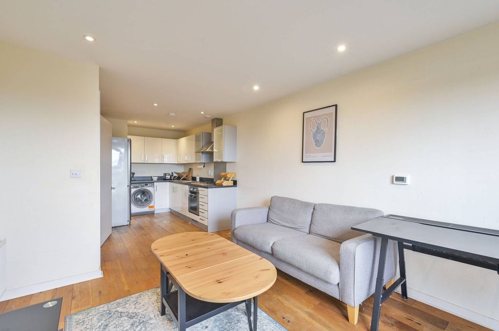 Property photo 1 of 9