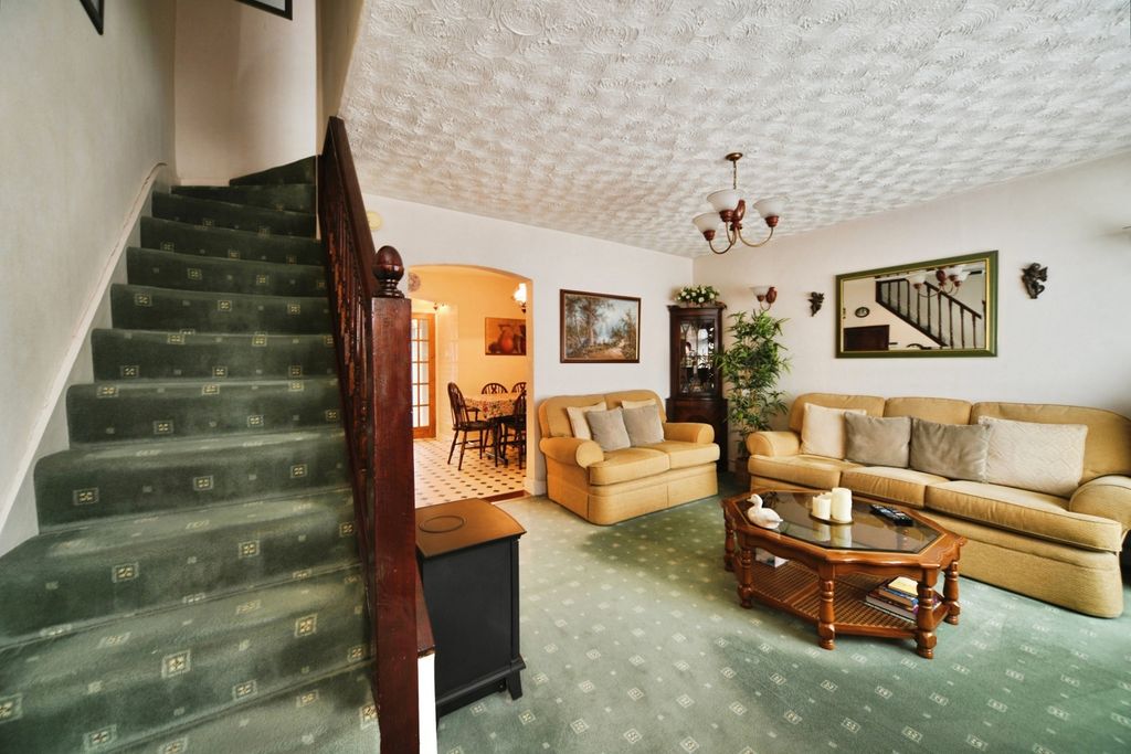 Property photo 2 of 24 Pbox-Img.Jpg