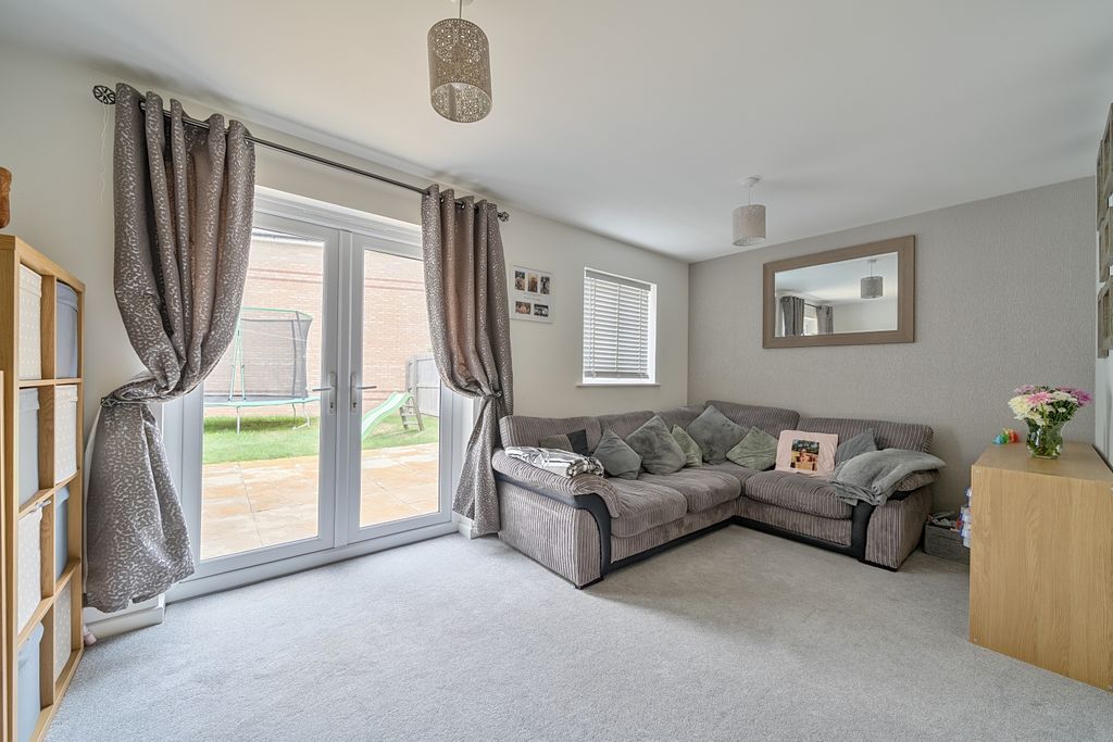 Property photo 3 of 20 1454808-7-69Fca2c931423