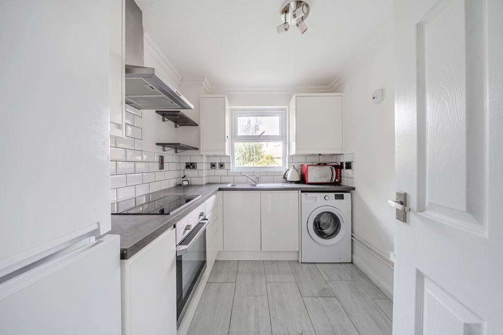 Property photo 2 of 15 20-6A7Ae3E9B43F9-...