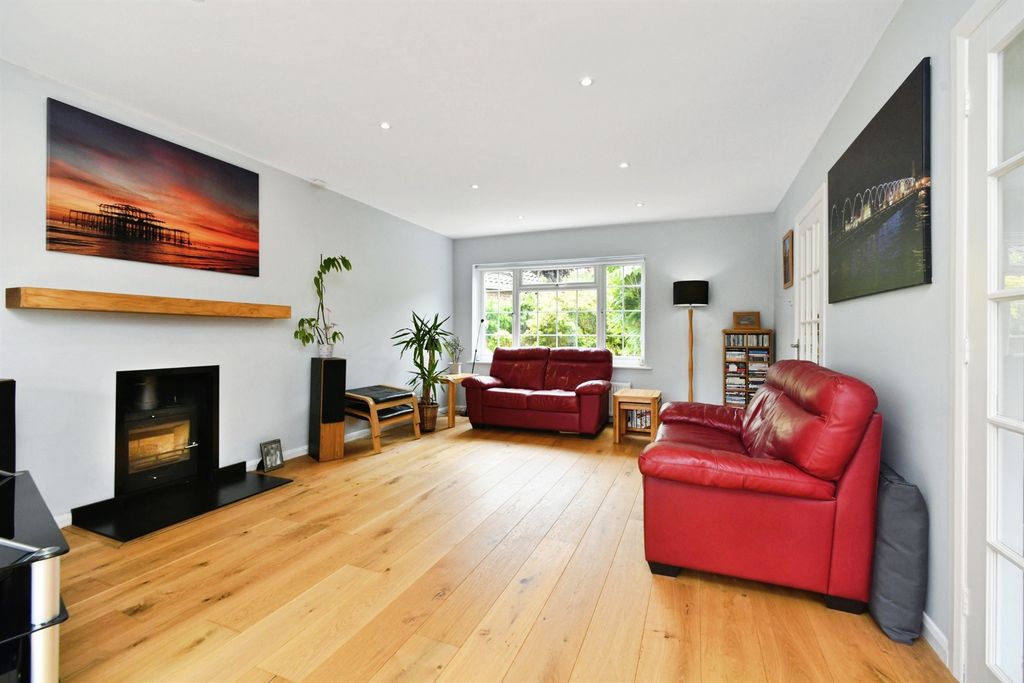 Property photo 2 of 30