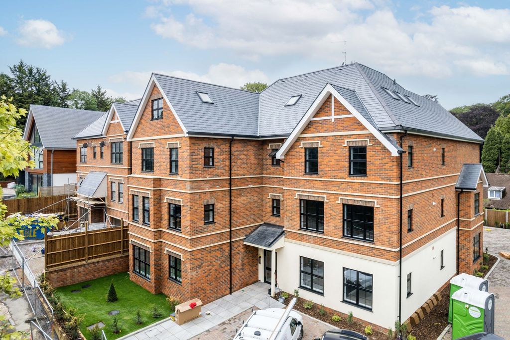 Property photo 1 of 24