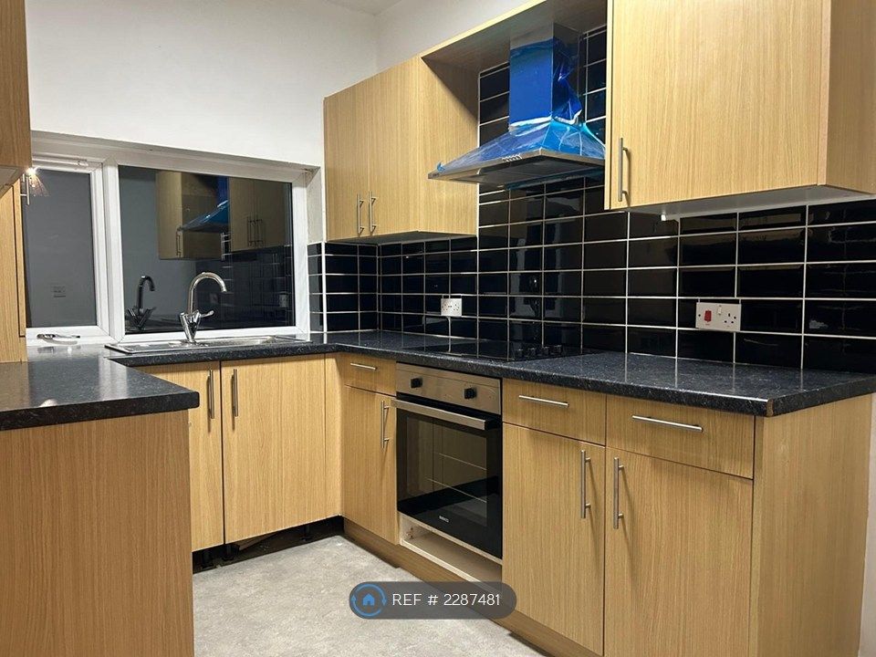 Property photo 1 of 12 Kitchen