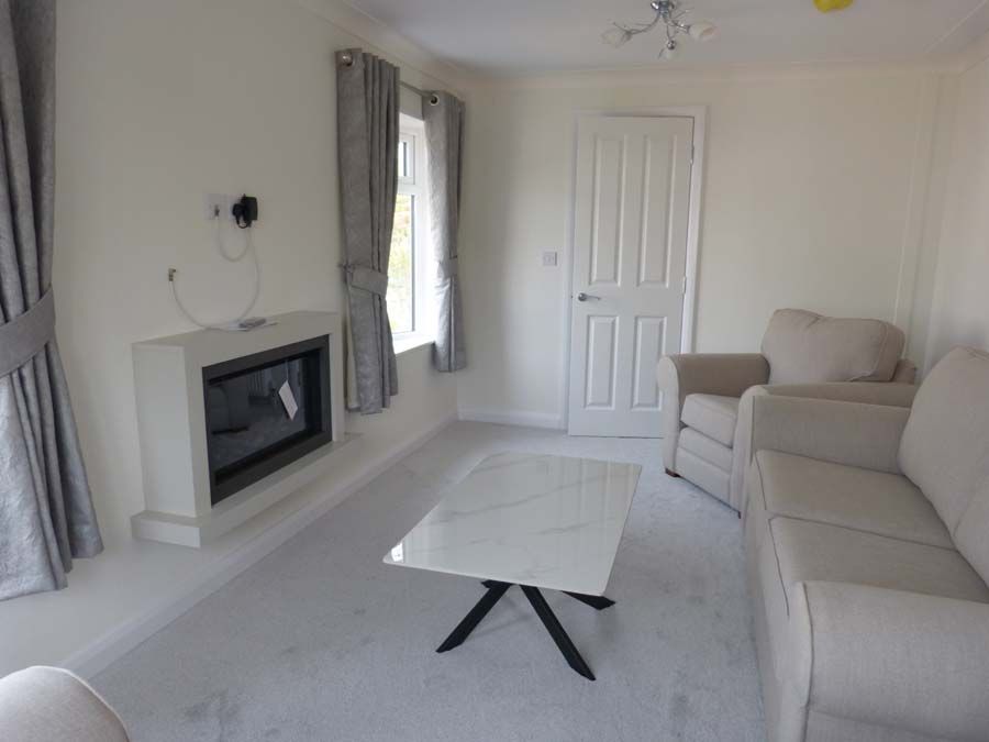 Property photo 3 of 19 Lounge