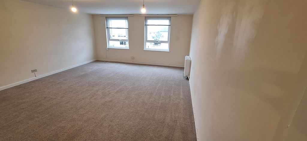 Property photo 3 of 4