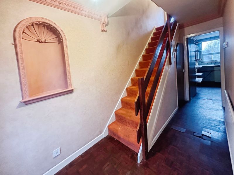 Property photo 3 of 17 Hallway