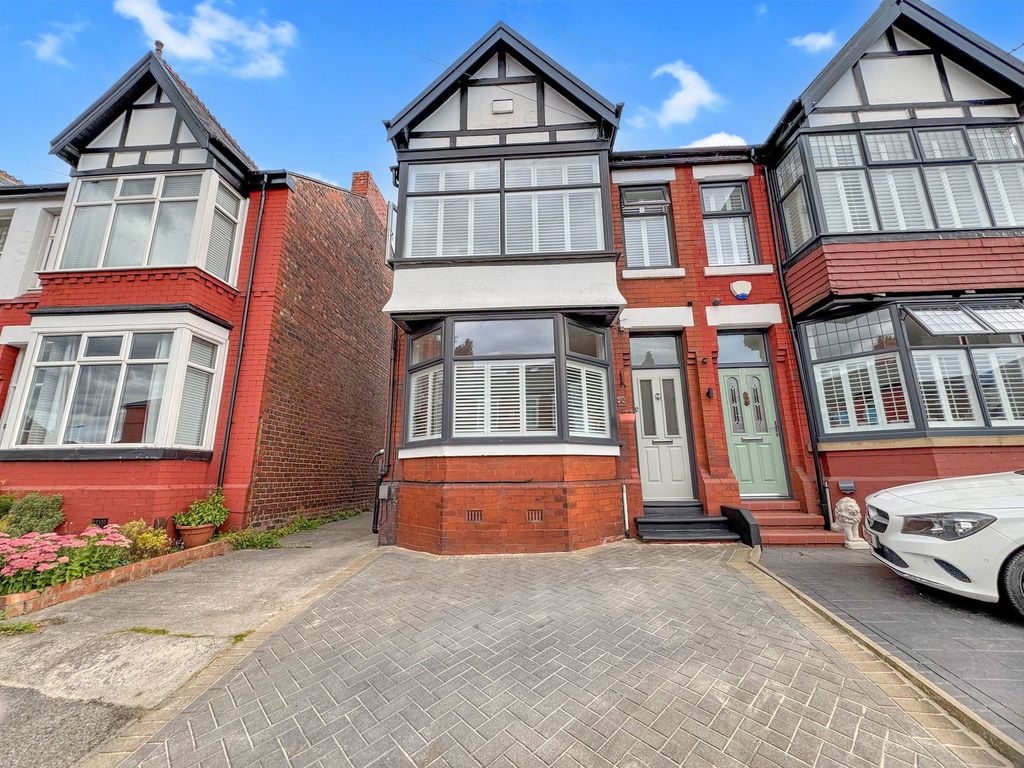 Property photo 1 of 32