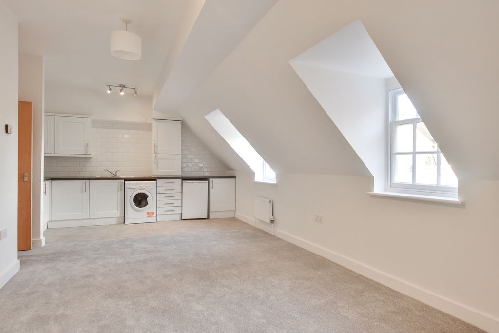 Property photo 3 of 12 Dsc_0070-Dsc_0072