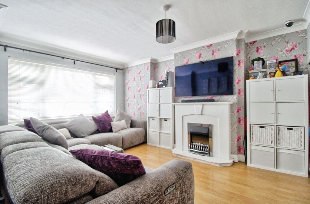 Property photo 2 of 22 16