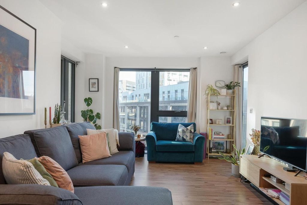 Property photo 2 of 13