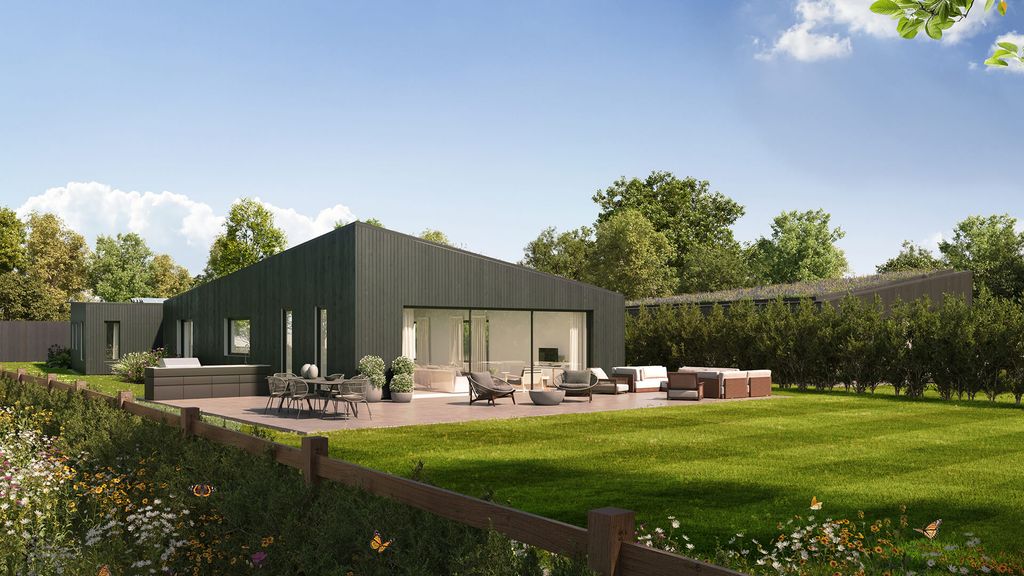 Property photo 3 of 10 Rear