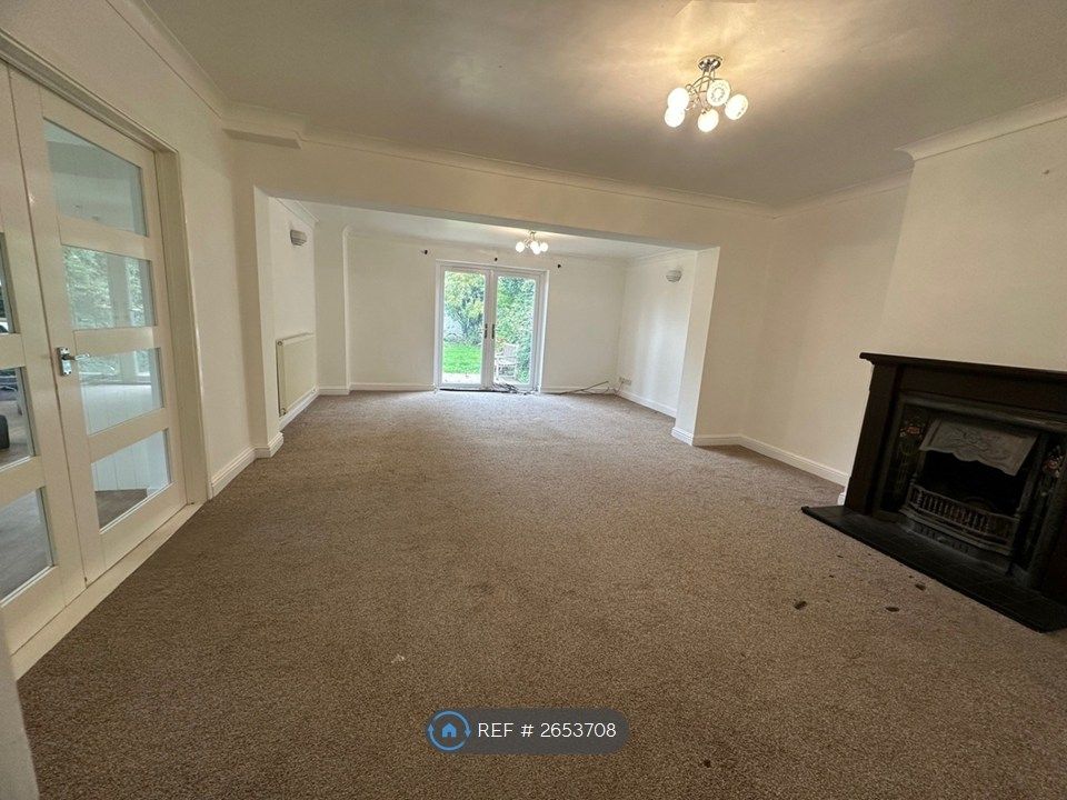 Property photo 3 of 14 Double Lounge