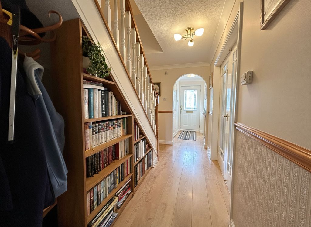 Property photo 2 of 21