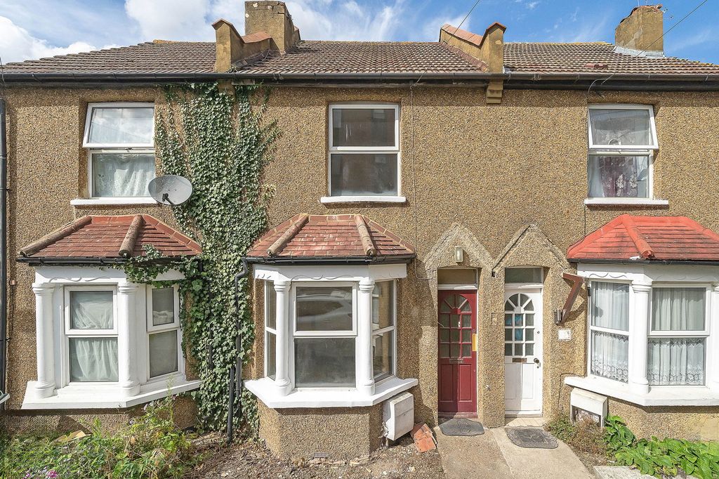 Property photo 1 of 17