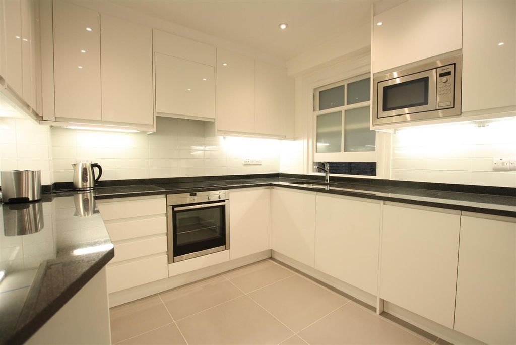 Property photo 3 of 11 Kitchen.Jpg