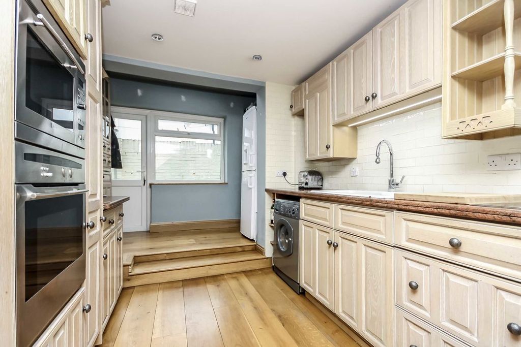 Property photo 3 of 7