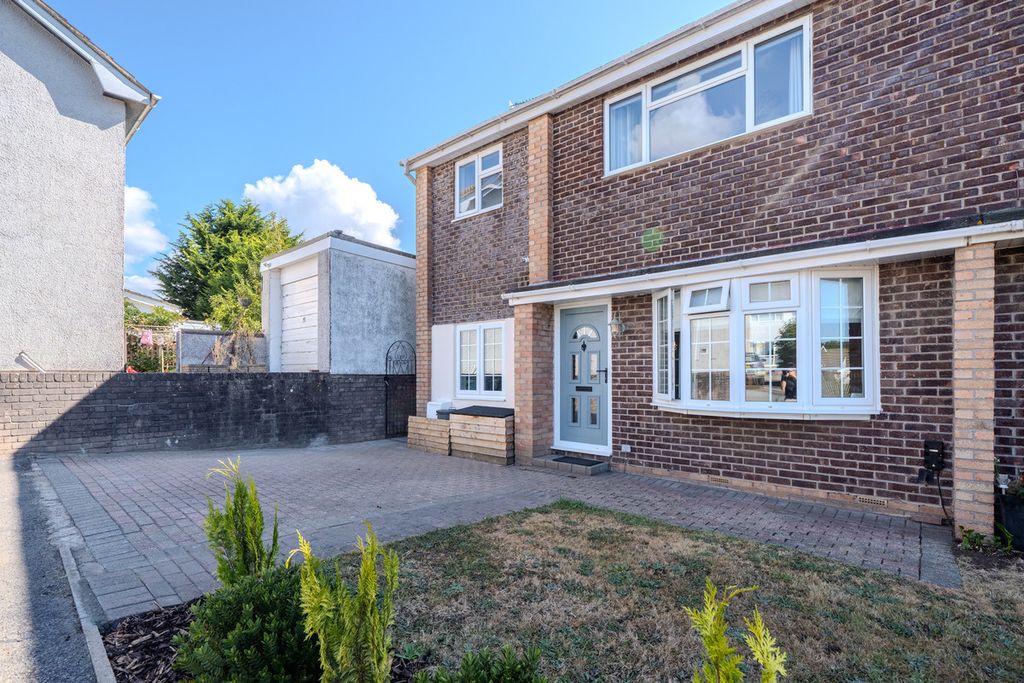 Property photo 1 of 31