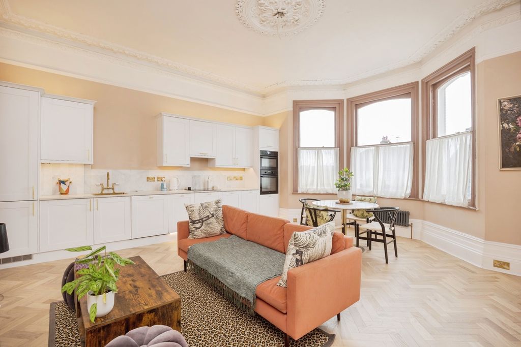 Property photo 1 of 15 Pbox-Img.Jpg
