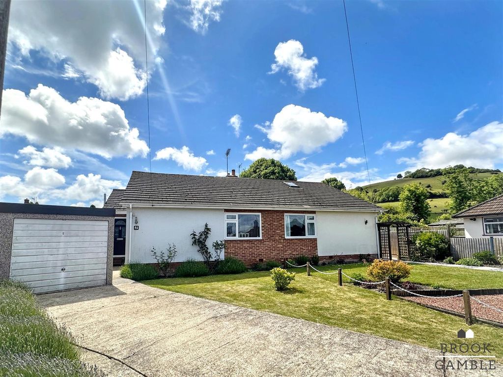 Property photo 1 of 21 01323 438506