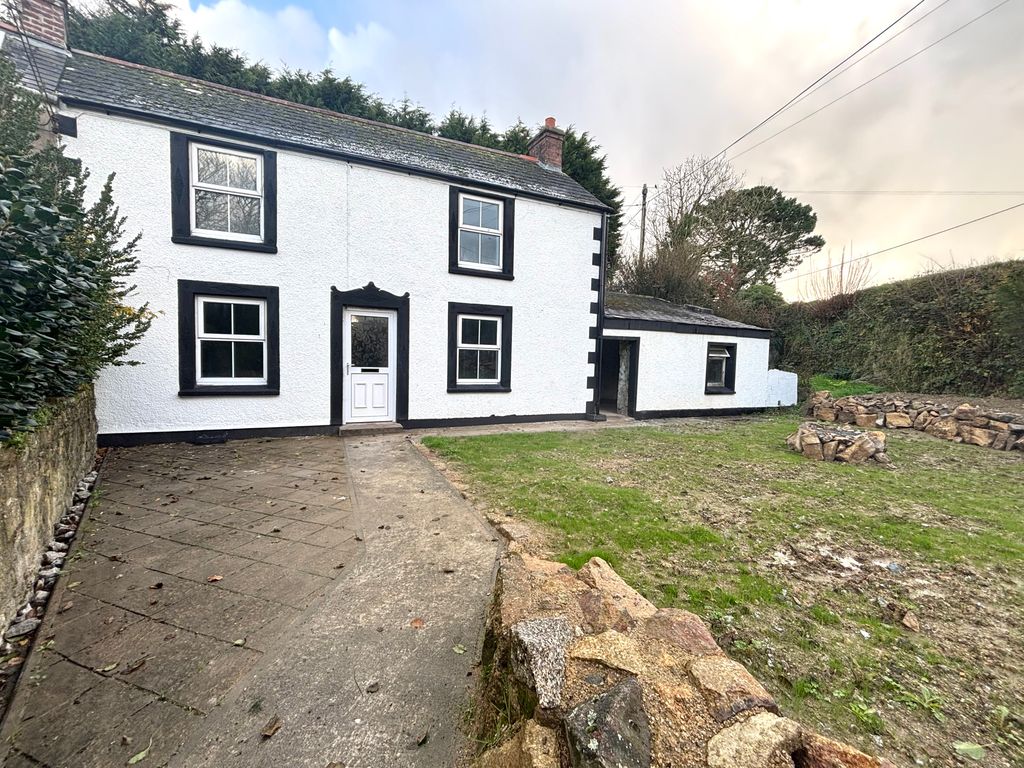 Property photo 1 of 11 Front