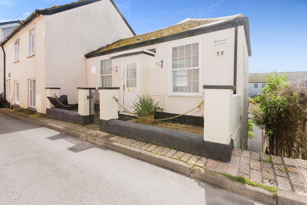 Property photo 3 of 13