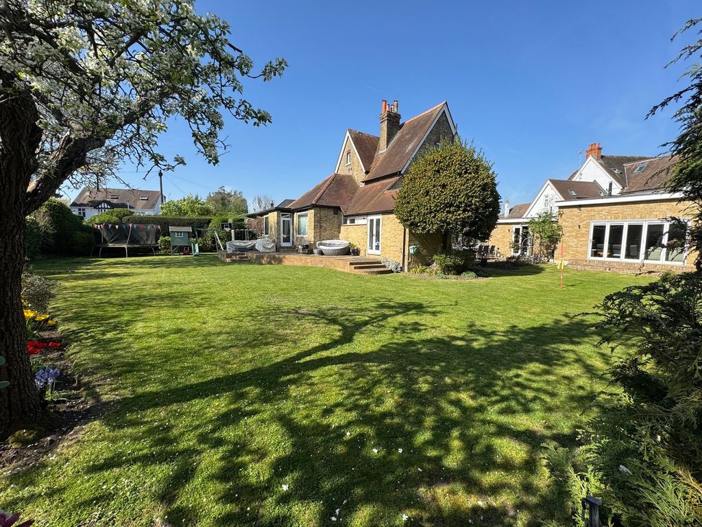 Property photo 1 of 36